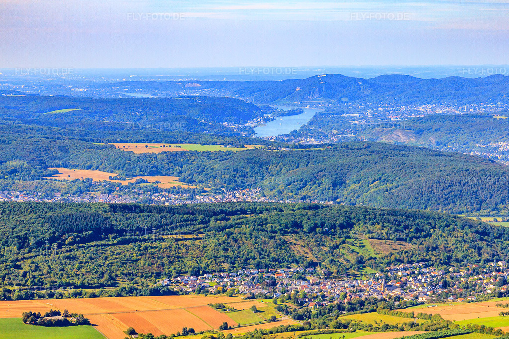 Luftbild: Ortsansicht aus Süden im Ortsteil Westum in Sinzig im Bundesland Rheinland-Pfalz in Deutschland.Foto: IMG_44526.jpg vom 20.08.2011 durch Werner Riehm/FLY-FOTO.deAuflösung des Originals: 4752 x 3168 px