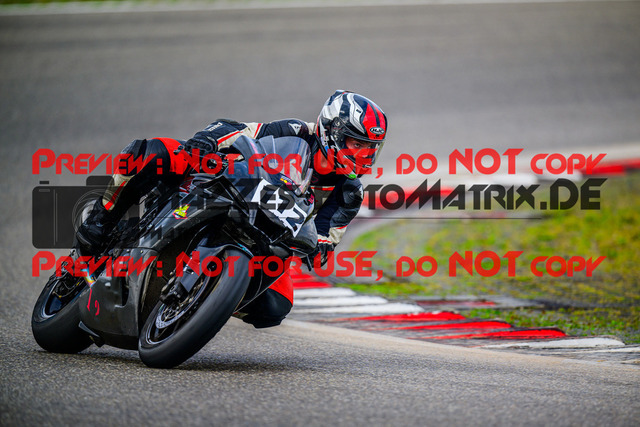 MaZZes_FotoMatrix_240910_6007705_6746 | WEISS