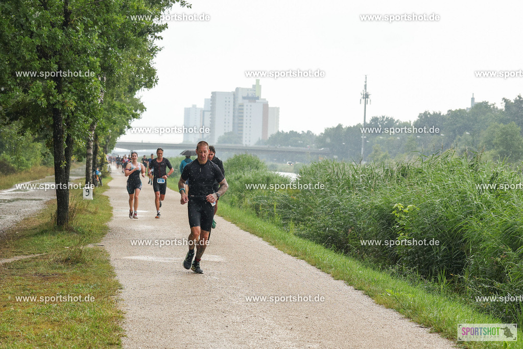 LUR_1412 | 34. M-net Erlanger Triathlon 2025 #erlangertriathlon  #mnettriathlon2025 #mnettriathlon #team #olympischedistanz #mitteldistanz #triathlon #maindonaukanal  #erlangertriathlon2025 #yourpictrs #tv1848 #tv1848erlangen  #triathlonbayern #sportinerlangen #demsportverbunden #sportshot_your_pictrs Copyright: www.sportshot.de