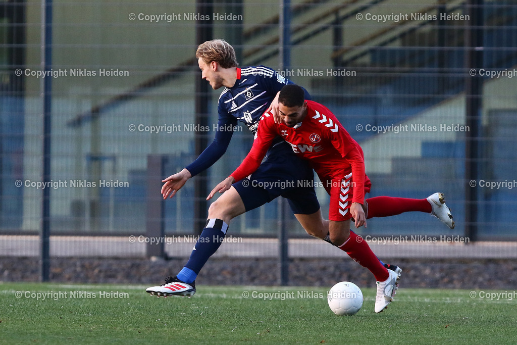 NH_HamburgerSVU21_FCEintrachtNorderstedt_Testspiel_25012025 | #4 Lukas Leonard Bornschein (Hamburger SV U21), #11 Luis Angel Coordes (FC Eintracht Norderstedt)Fußball I Herren I Testspiel I Saison 2024-2025 I Hamburger SV U21 - FC Eintracht Norderstedt I 25.01.2025 I Alexander-Otto-Akademie