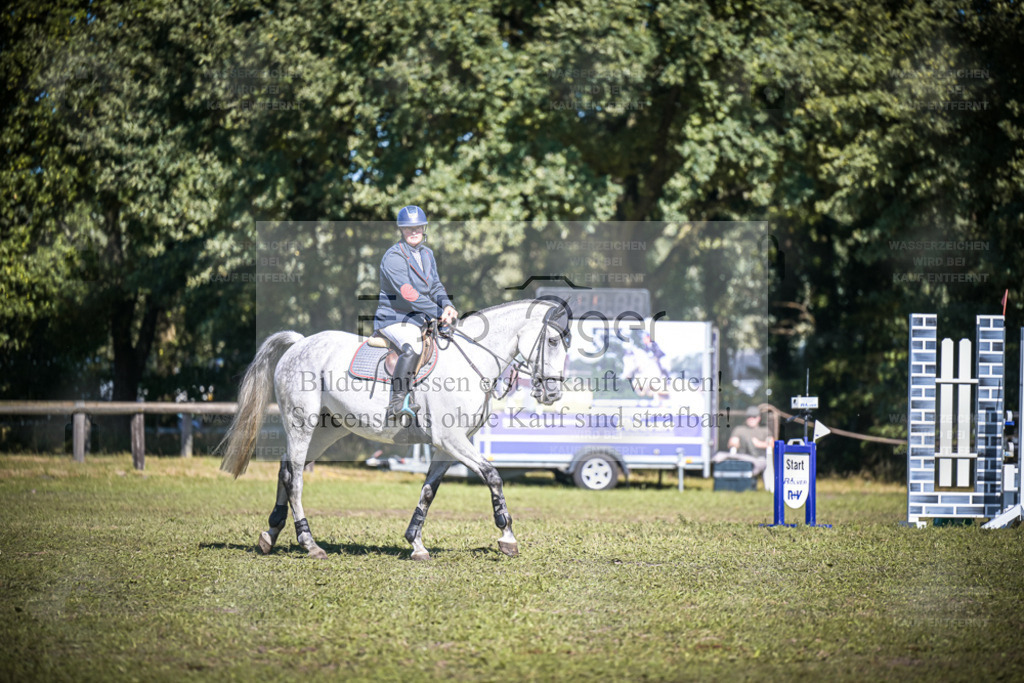 DOS_0502 | Entdecke hochwertige Reitturnierfotos von Foto Oger. Professionell, emotional und authentisch – jetzt Lieblingsmomente im Shop bestellen. - Realisiert mit Pictrs.com