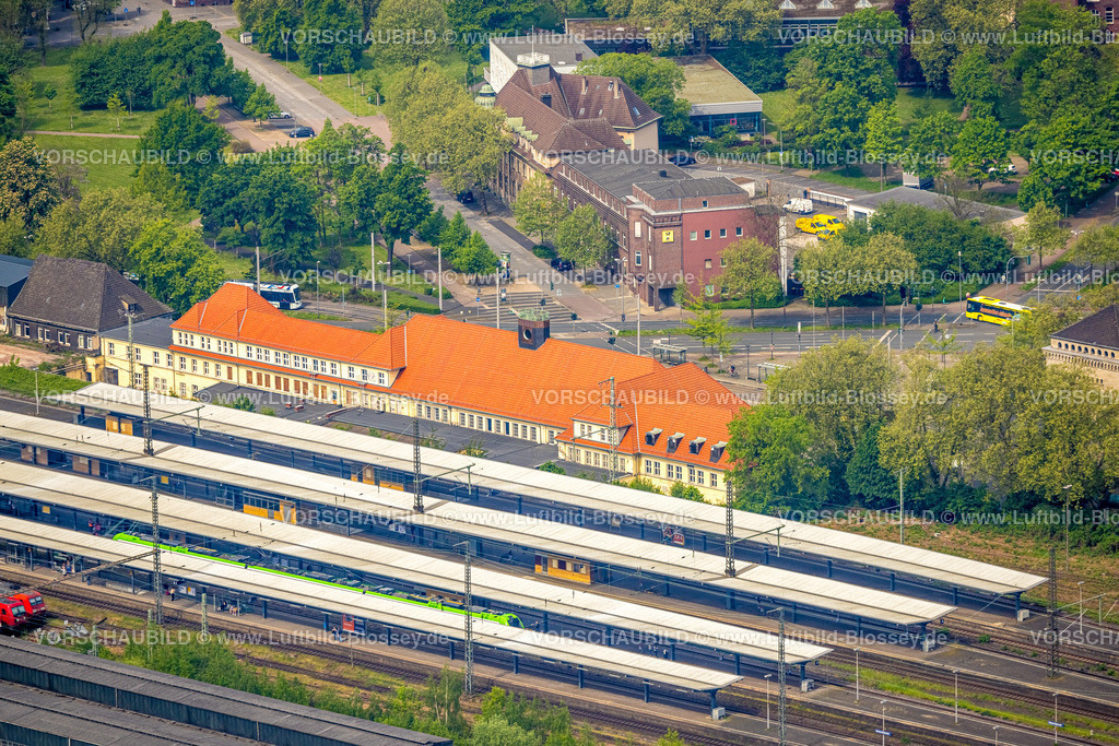 Herne240500491 | Luftbild, Hauptbahnhof Wanne-Eickel Hbf und überdachte Bahnsteige, Wanne, Herne, Ruhrgebiet, Nordrhein-Westfalen, Deutschland