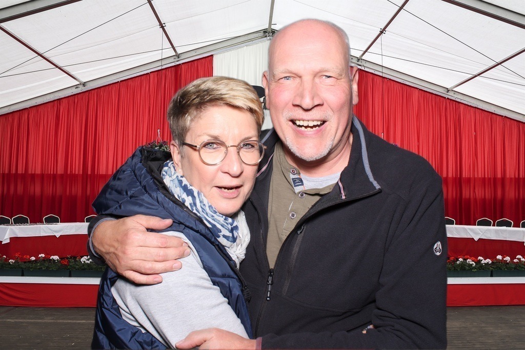 top-top.de 240928-168 | Foto, Video, Fotografie, Videografie, Fotobox, DJ, Discjockey, Musik, Musikbox, Veranstaltung, Photobooth, Amazon, Ebay, Buchtipp, Bestseller, Autor, Verlag, Buch, Wesel, Hamminkeln, NRW, Dinslaken, Rees, Drohne, Hochzeit, Party, Fotobox, Wesel, Fotograf