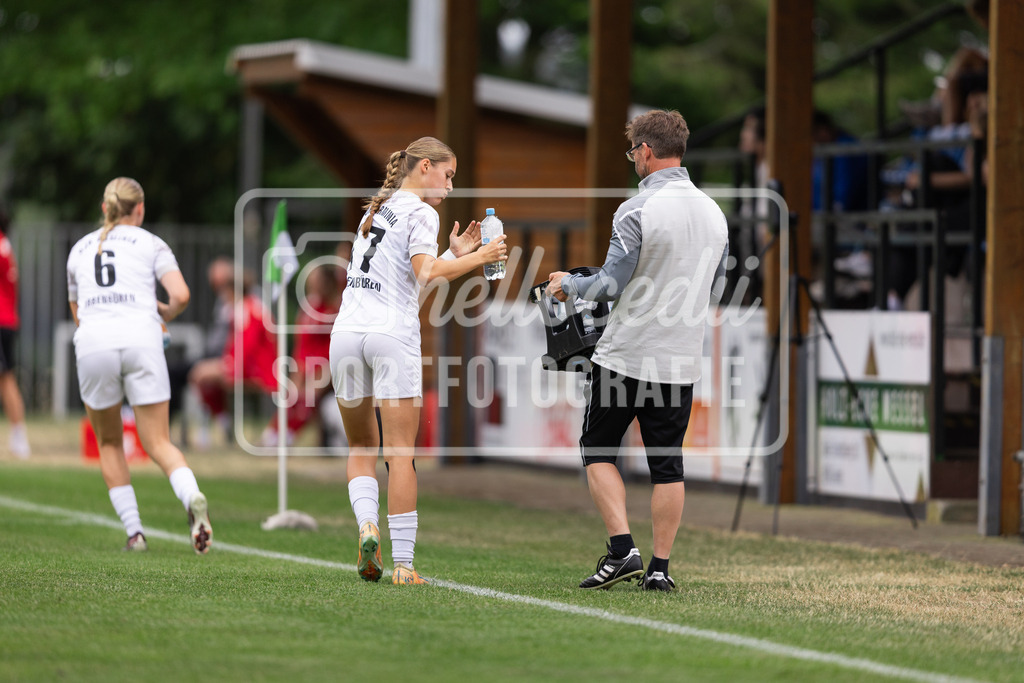 Fußball I Frauen I Testspiel I SpVg Aurich - DJK Arminia Ibbenbüren I 15410 | realhellocedii - Realisiert mit Pictrs.com
