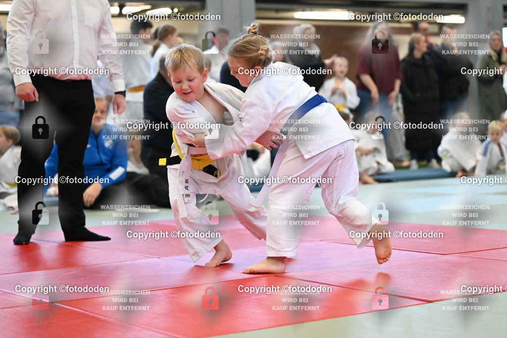 DSC_2574 | Till Niehuisen / TuS Holtriem gegen Charlotte Bär / BSC Burhafe