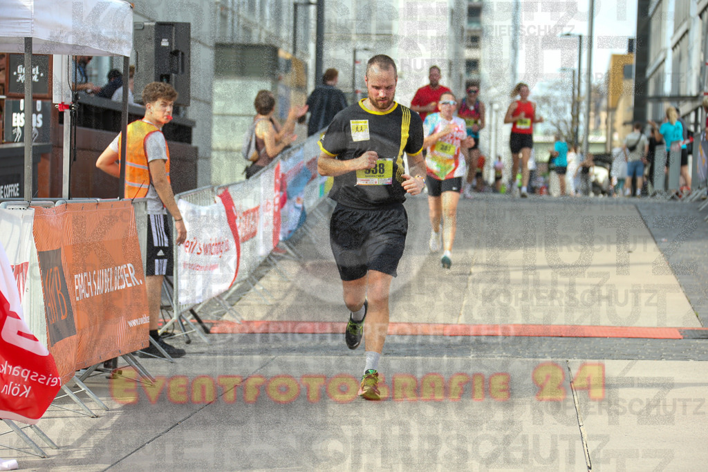 250920_1538_EX1_0279 | Sportfotografie im Rhein-Sieg Kreis, Köln, Bonn, NRW, Rheinland Pfalz, Hessen, etc. Unser Tätigkeitsfeld umfasst den Laufsport vom Volkslauf über den Marathon, Duathlon, Triathon bis zum Ultralauf wie Kölnpfad Ultra oder Schindertrail.