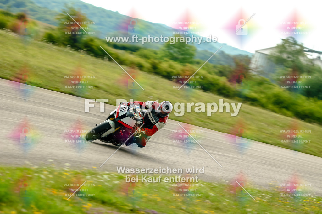 Chambley Juli-3352 | Hier findet Ihr Bilder von Touristenfahrten auf der Nürburgring Nordschleife oder von anderen Veranstaltungen die ich besucht habe. Viel Spass beim Durch Schauen 