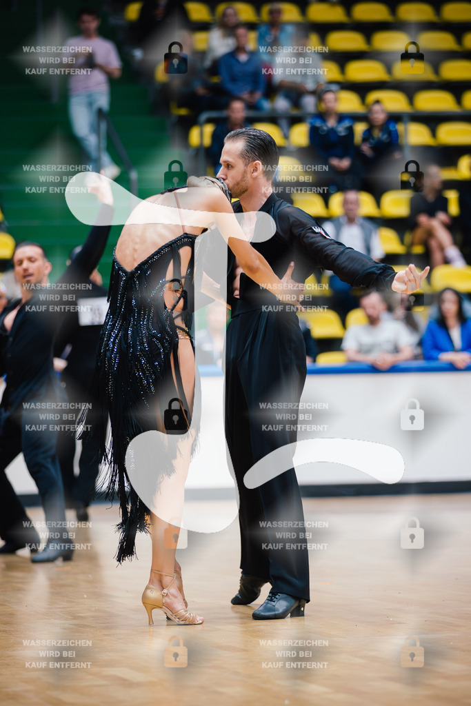 Hessen Tanzt WDSF International Open Latin 4th (83) Vitalii Zakharov _ Tabea Louisa Thaler (TC Blau-Orange Wiesbaden)-2025-05-18-4462 | Webshop for digital downloads and prints of dance sport, event & show photographer Julian Link - Realisiert mit Pictrs.com