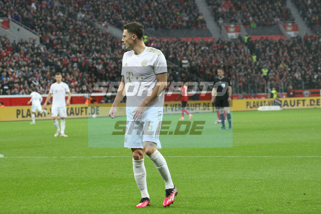 Bayer 04 Leverkusen - FC Bayern München | Benjamin Pavard - © Sportfoto-Sale (MK) - Realisiert mit Pictrs.com