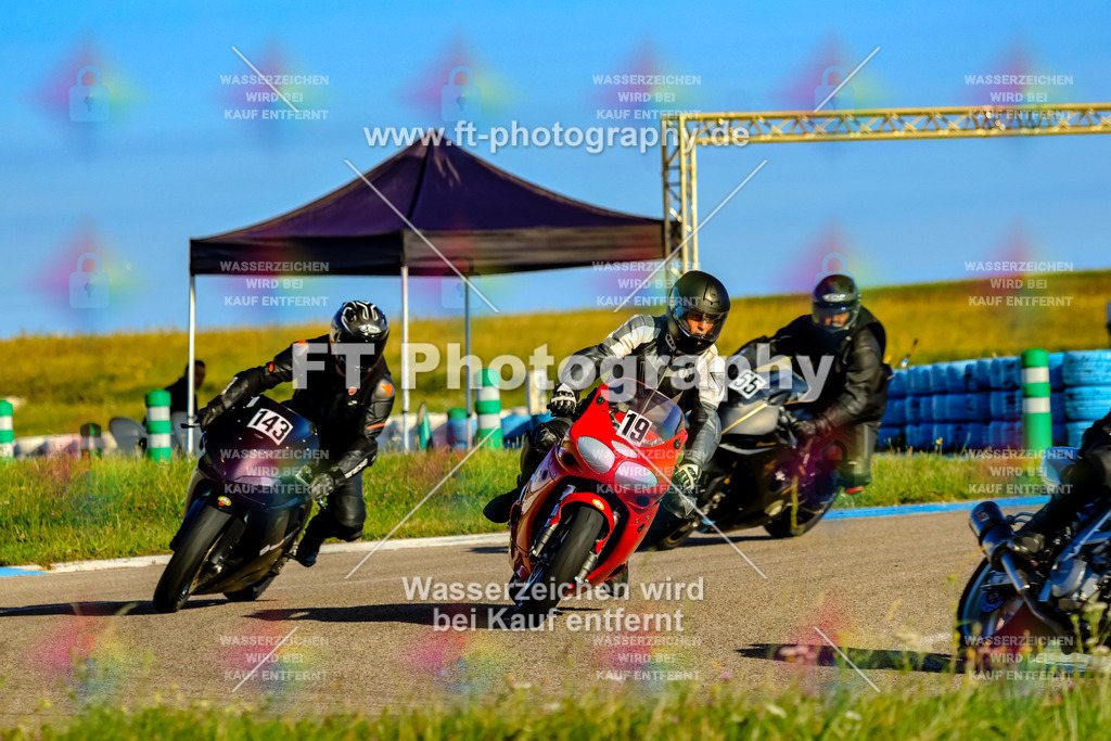 019-1255 | Hier findet Ihr Bilder von Touristenfahrten auf der Nürburgring Nordschleife oder von anderen Veranstaltungen die ich besucht habe. Viel Spass beim Durch Schauen 