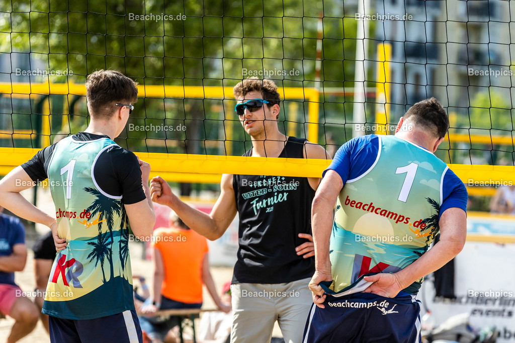 2023-00070104-Vater-Sohn-Turnier |  18.05.2023; Berlin Foto: Gerold Rebsch - www.beachpics.de
