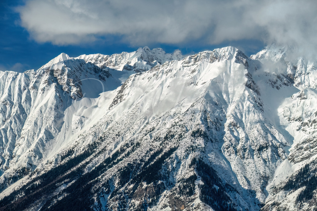 Rumer Spitze | Blick auf die tief verschneite  Rumer Spitze