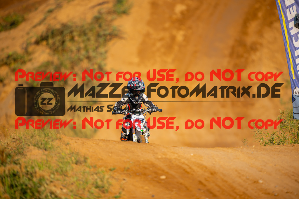 MaZZes-Fotomatrix-20260815-598716 | ROOKIES