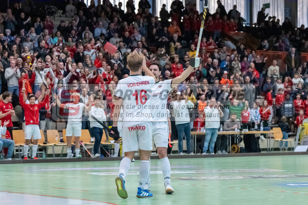 HK_20250118_101853 | 1/4 Finale 1. Bundesliga Halle Herren Crefelder HTC - Zehlendorfer Wespen am 18.1.2025 Halle Glockenspitz, Krefeld , van Ehren Christian ( Crefelder HTC #16 ) , Bachmann Lucas Maximilian ( Crefelder HTC #15 )