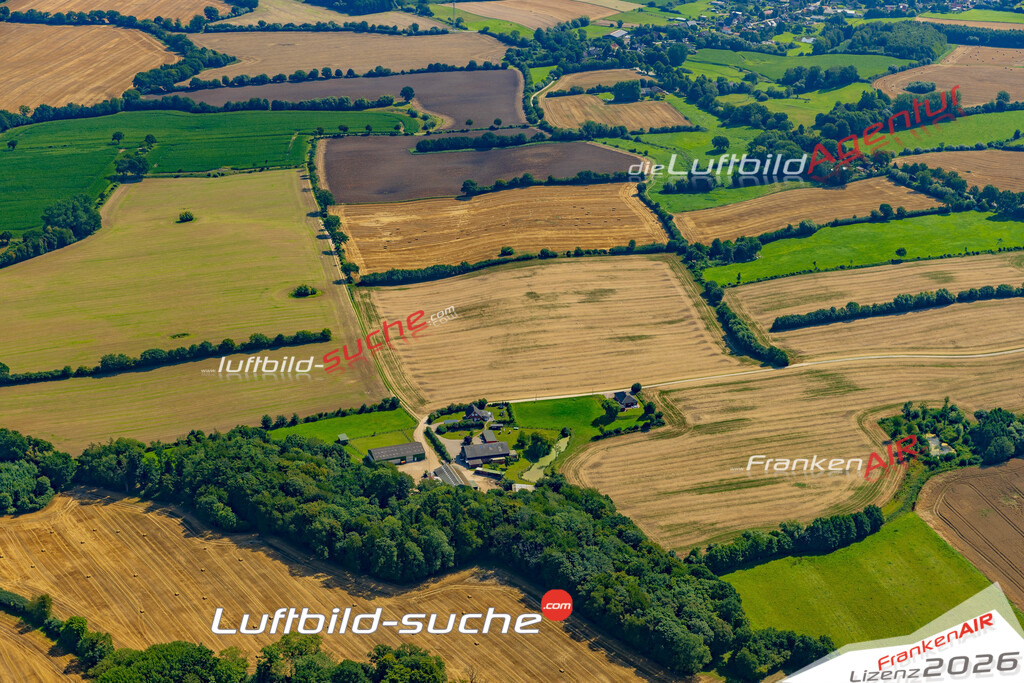 Klassische Luftaufnahme ohne Drohne zeigt:Meischenstorf bei Wangels - Die Luftbildaufnahme wurde 2025 vom UL-Flugzeug heraus erstellt ( keine Drohnenaufnahme ) - Hochauflösende Luftaufnahme -Nicht vergleichbar mit Google Maps oder Satelittenbilder- Die Geschenkidee !Mit Lizenz und Bildrechte bestellbar