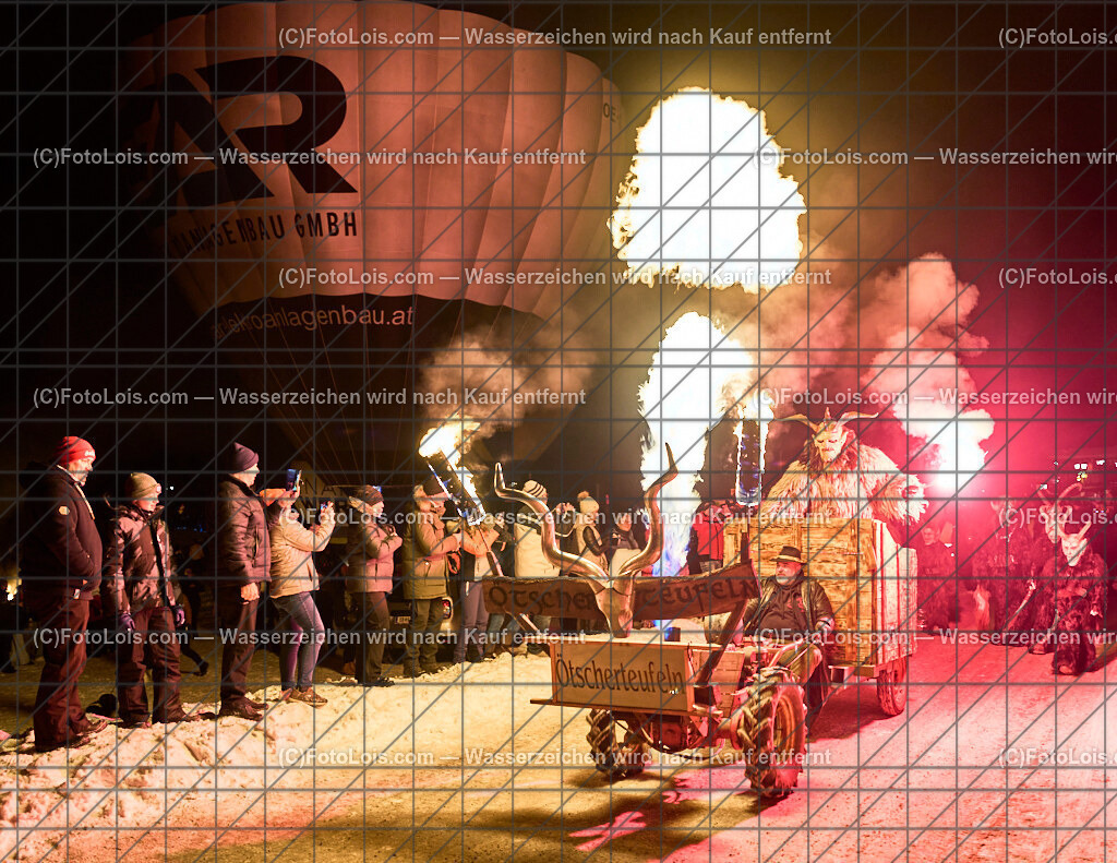 ALP5014_Nacht der Ballone_Gaminger Oetscherteufeln | NACHT DER BALLONE in Lackenhof am Ötscher, Sa 28. Dezember 2024.Mit einer Schauübung der Bergrettung Lackenhof, dem Ballonclub Ötscherland und den Gaminger Ötscherteufeln unter Zusammenarbeit mit der FF Lackenhof, dem Musikverein, dem Pensionistenverband, dem CampingClub, der Schirmbar und Konditorei Czihak, der Fuchswaldhütte und der Pizzeria Venezia, die für die Verköstigung sorgten, sowie der Ötscherliftgesellschaft, der Gemeinde Gaming und dem Ötscher-Tourismusverband.