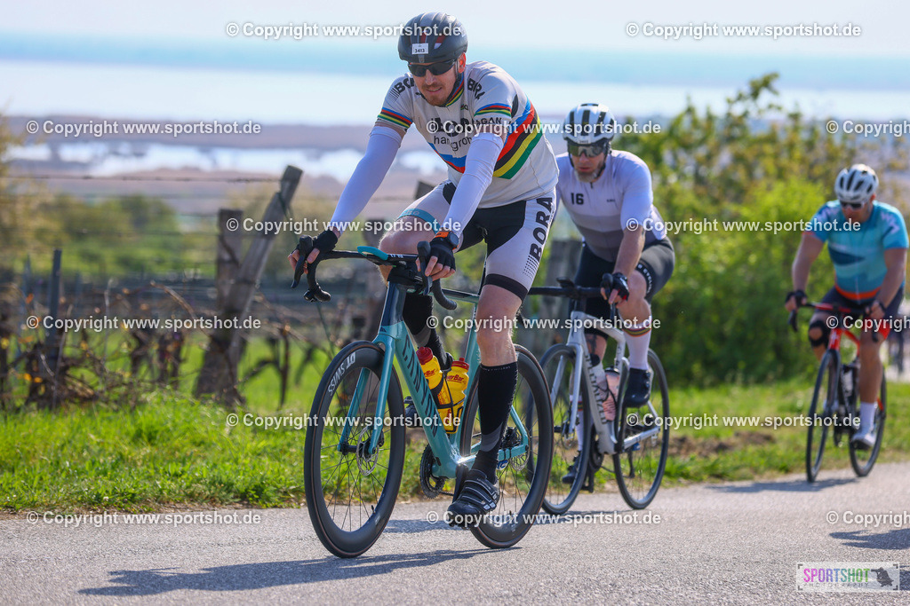 TRA_0622 | Neusiedlersee Radmarathon 2026@sportshot_your_pictrs #yourpictures#roadtowm2029 #nrm #neusiedlerseeradmarathon #neusiedlersee #neusiedlerseetourismus #burgenland #mörbisch #nrm26 #burgenlandtourismus #voglundco #poweredbyburgenlandtourismus #radsport #rad #marathon #ucigranfondo #visitburgenland #ucigranfondoworldseries