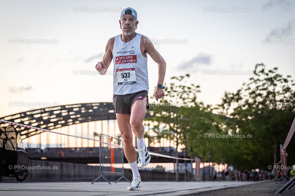 22. ASV Nachtlauf; Koeln, 28.05.25 | Impressionen vom 22. ASV Nachtlauf am 28.05.25 am Tanzbrunnen in Koeln. Foto: BEAUTIFUL SPORTS/Leah Kohring