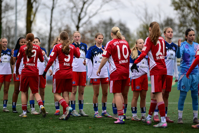 Fußball I Juniorinnen I Saison 2025-2026 I Regionalliga Nord I 7. Spieltag I Hamburger SV U17 - SpVg Aurich U17 I 03608 | Der Sportfotograf. - Realisiert mit Pictrs.com