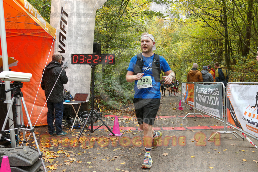 251026_1324_EX1_3317 | Sportfotografie im Rhein-Sieg Kreis, Köln, Bonn, NRW, Rheinland Pfalz, Hessen, etc. Unser Tätigkeitsfeld umfasst den Laufsport vom Volkslauf über den Marathon, Duathlon, Triathon bis zum Ultralauf wie Kölnpfad Ultra oder Schindertrail.