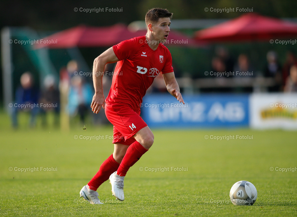 A_LUI_19102024_00023 | SPORT FUSSBALL REGIONALLIGA ASKOE OEDT -WILDON 19.10.2024 IM BILD: ARNE AMMERER (OEDT)  FOTO.FOTOLUI