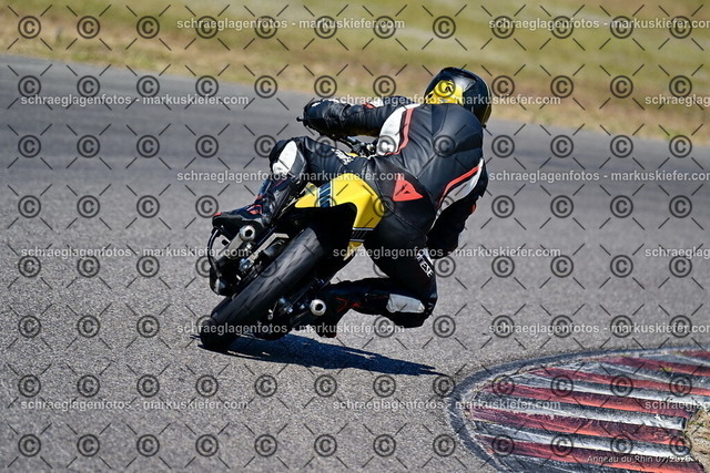 25bc03-1270 | markuskiefer.com - Realisiert mit Pictrs.com