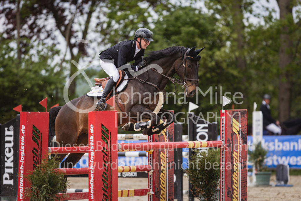 250504_SpengeW_M2-Spr-423 | Deine schönsten Turniermomente als professionelle Fotos! Entdecke hochwertige Pferdesport-Fotografie im Online-Shop. Jetzt Fotos finden & bestellen!