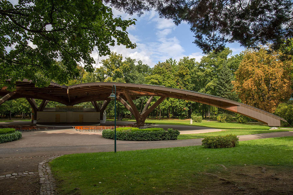 Sächsische Bläserphilharmonie- Bad Lausick | Entdecke über 20 Kategorien Leipzig-Motive: Foto-Downloads, hochwertige Poster, Leinwand- & Fine-Art-Prints. Jetzt Lieblingsfoto im Bildlexikon Leipzig Shop bestellen!