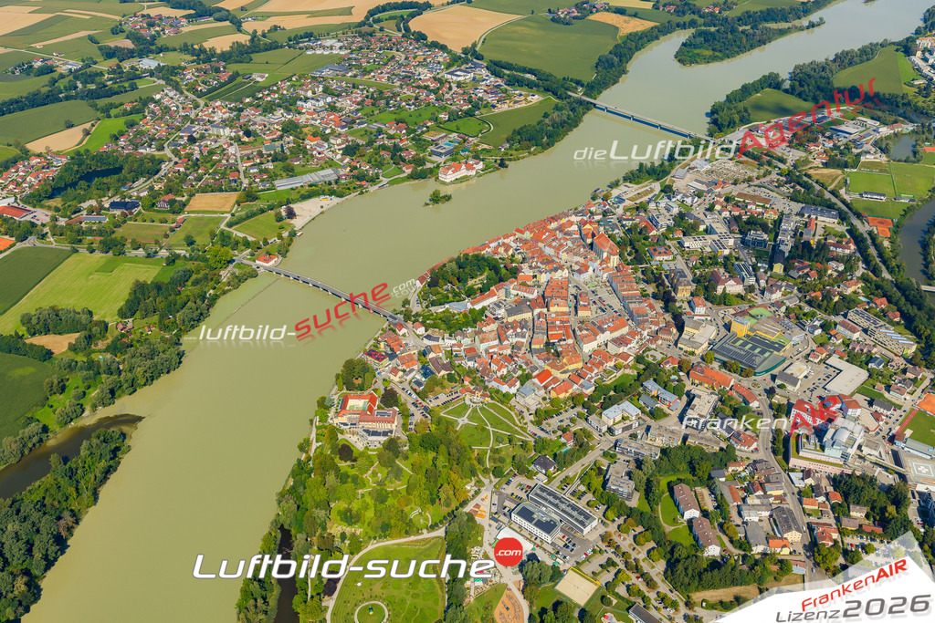 Luftaufnahme der Stadt Schärding - Die Luftaufnahme wurde 2025 vom UL-Flugzeug heraus erstellt ( keine Drohne ) - Hochauflösende Luftaufnahme - für professionelle Ausdrucke geeignet. Die Geschenkidee !Mit Lizenz und Bildrechte bestellbar