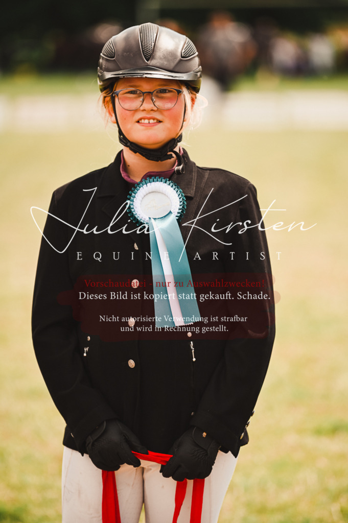 DSC_6414 | Pferde- und Turnierfotografie in Westsachsen. Pferdeportraits, Auftragszeichnungen und intuitive Kunst.