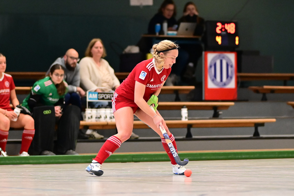 Hockey I Frauen I Halle 2024-2025 I 1. Bundesliga Nord I 5. Spieltag I Großflottbeker THGC - Bremer HC | Der Sportfotograf. - Realisiert mit Pictrs.com