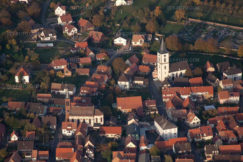 Aerial view: View of the town in Gœrsdorf in the state Bas-Rhin, France.Photo: IMG_54214.jpg taken on 10/21/2012 by Werner Riehm/FLY-FOTO.comResolution of the original: 4752 x 3168 px