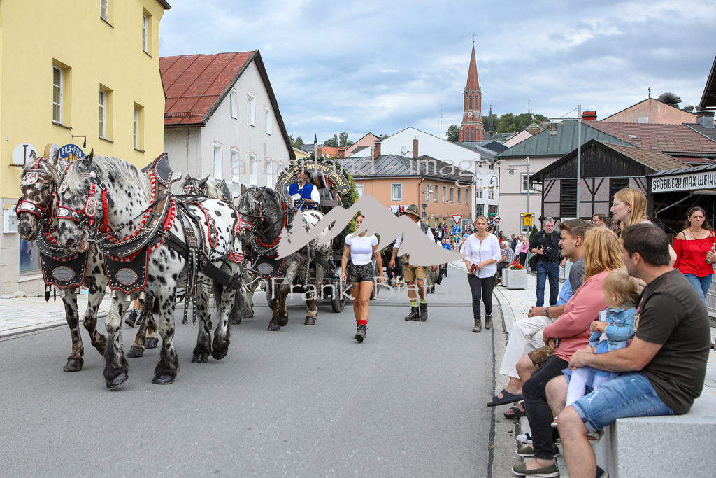 OE7A1537 | die Festeröffnung in Zwiesel mit prominentem Besuch, Ministerpräsident Markus Söder sowie Minister Hubert Aiwanger.