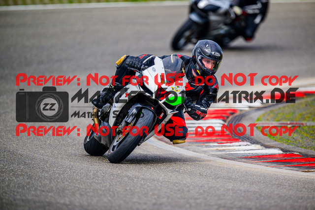 MaZZes_FotoMatrix_240910_6007705_4619 | GRUEN