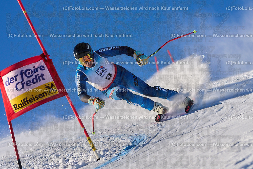 ALP3385_MASTERS-Cup_GS-C Damen_Lentner Sidonie | (C)FotoLois.com, Alois Spandl. FIS Masters-Cup Wildschönau, Giant Slalom auf der Piste Schatzberg GS, Siegerehrung auf dem Dorfplatz Niederau, Sa 13. Januar 2024.
