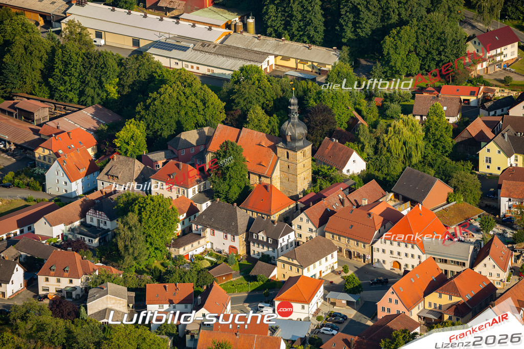 Das Luftbild zeigt :  Kasendorf - Die Luftaufnahme wurde 2024 vom UL-Flugzeug aus erstellt ( keine Drohne ) - Hochauflösende Luftaufnahme - Für grossformatige Ausdrucke geeignet. Die Geschenkidee !Mit Lizenz und Bildrechte bestellbar