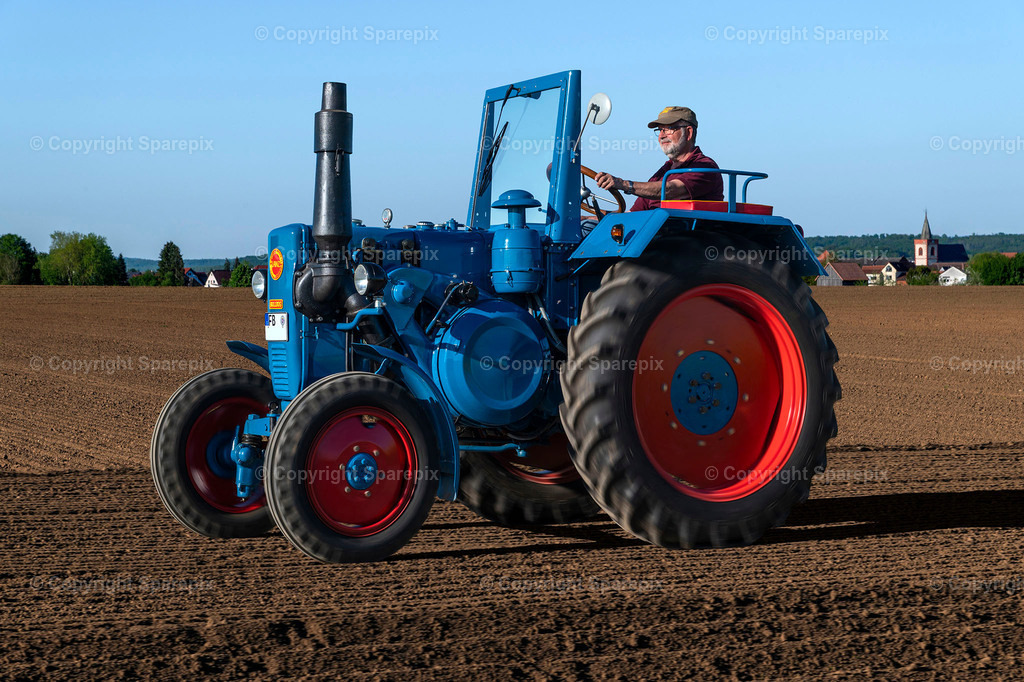 Lanz_Bulldog_1954_Rig_Portfolio | Compositing + virtual rig - Realisiert mit Pictrs.com