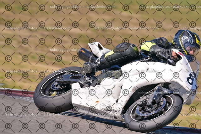 26bt05-0185 | markuskiefer.com - Realisiert mit Pictrs.com