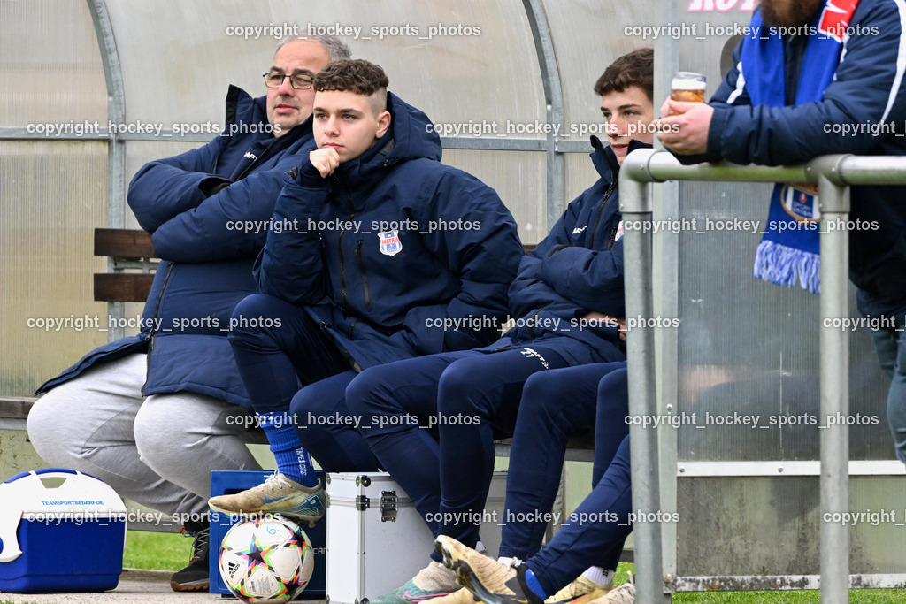 SV Rothenthurn vs. Union Matrei | Spielerbank Union Matrei, Teambetreuer Union Matrei Oswald Riepler, #24 Peter Pirker Matrei, SV Rothenthurn vs. Union Matrei, SV Rothenthurn vs. Union Matrei am 09.11.2024 in Rothenthurn (Sportplatz Rothenthurn), Austria, (Photo by Bernd Stefan)