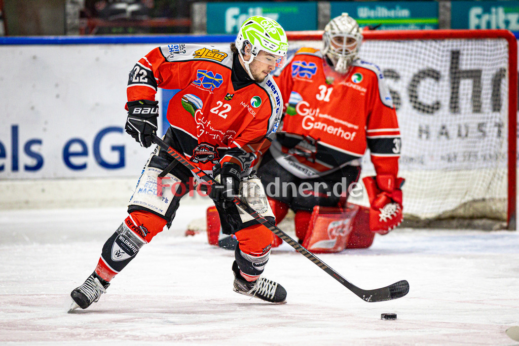 TSV Peißenberg MINERS gegen EHC Königsbrunn PINGUINE | Eishockey Bayernliga Herren Playoffs Viertelfinale 2024/25 - Spiel 4 von 7, TSV Peißenberg MINERS gegen EHC Königsbrunn PINGUINE, 20250216,Sinan ONDÖRTOGLU (MINERS 22) in Aktion,2025-02-16 in Peißenberg (Eisstadion Peißenberg)Sinan ONDÖRTOGLU (MINERS 22)Copyright: WolfgangxLindner foto-lindner.de
