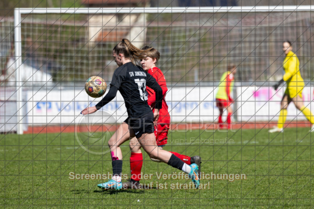 20250406_141958_0203 | #,1.FC Donzdorf (rot) vs. SV Jungingen (schwarz), Fussball, Frauen-Verbandsliga Württemberg, 16. Spieltag, Saison 2024/2025, Rasenplatz Lautertal Stadion, Süßener Straße 16, 73072 Donzdorf, 06.04.2025 - 13:00 Uhr,Foto: PhotoPeet-Sportfotografie/Peter Harich