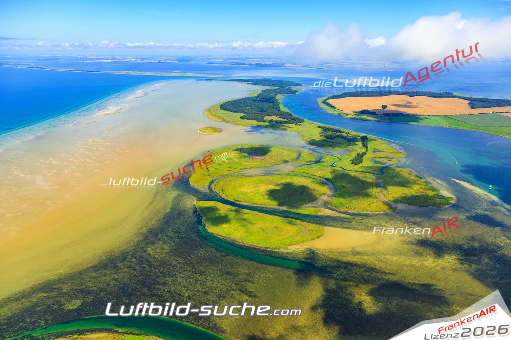 Die Luftaufnahme Grosser_werder - Zingst wurde vom UL-Flugzeug (keine Drohne) aus fotografiert.Hohe Druck- Auflösung-die Geschenkidee!