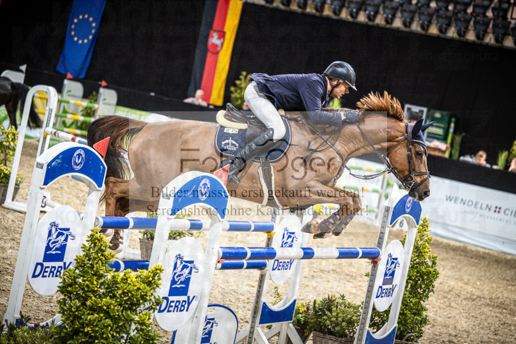 DOS_1917 | Entdecke hochwertige Reitturnierfotos von Foto Oger. Professionell, emotional und authentisch – jetzt Lieblingsmomente im Shop bestellen.Deutschlandweite Turnierfotografie. - Realisiert mit Pictrs.com