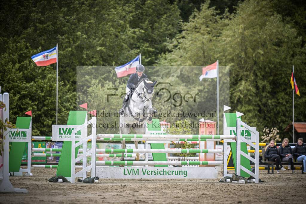 DOS_6377 | Entdecke hochwertige Reitturnierfotos von Foto Oger. Professionell, emotional und authentisch – jetzt Lieblingsmomente im Shop bestellen.Deutschlandweite Turnierfotografie. - Realisiert mit Pictrs.com