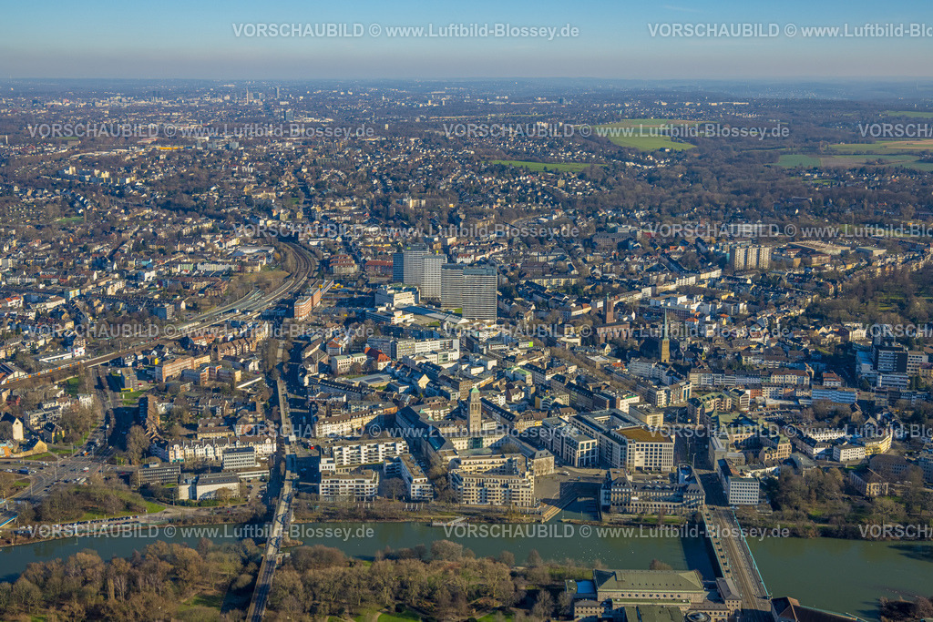 Muelheim230201203 | Luftbild, Stadtansicht City, Ruhrpromenade, Schlossbrücke, Ruhrbrücke mit Radschnellweg RS1, historisches Rathaus, Hochhäuser Dickswall, Hauptbahnhof, Altstadt I, Mülheim an der Ruhr, Ruhrgebiet, Nordrhein-Westfalen, Deutschland