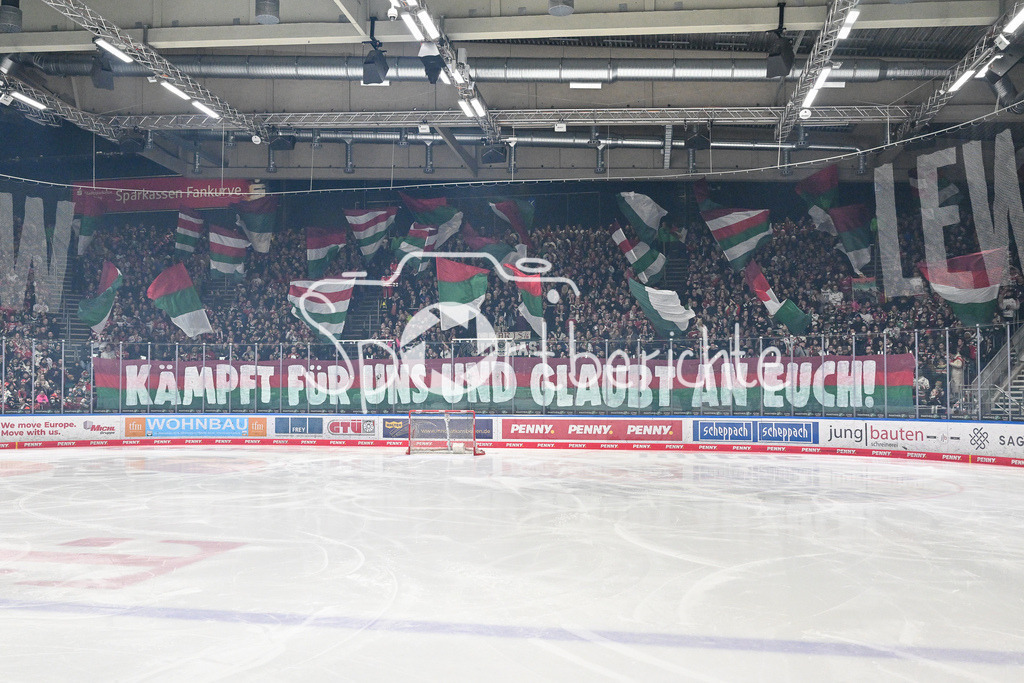 Augsburger Panther - Adler Mannheim | Die Fans der Panther haben eine Choreo zu Spielbeginn vorbereitet / DEL: Augsburger Panther - Adler Mannheim, Curt Frenzel Stadion am 16.02.2025