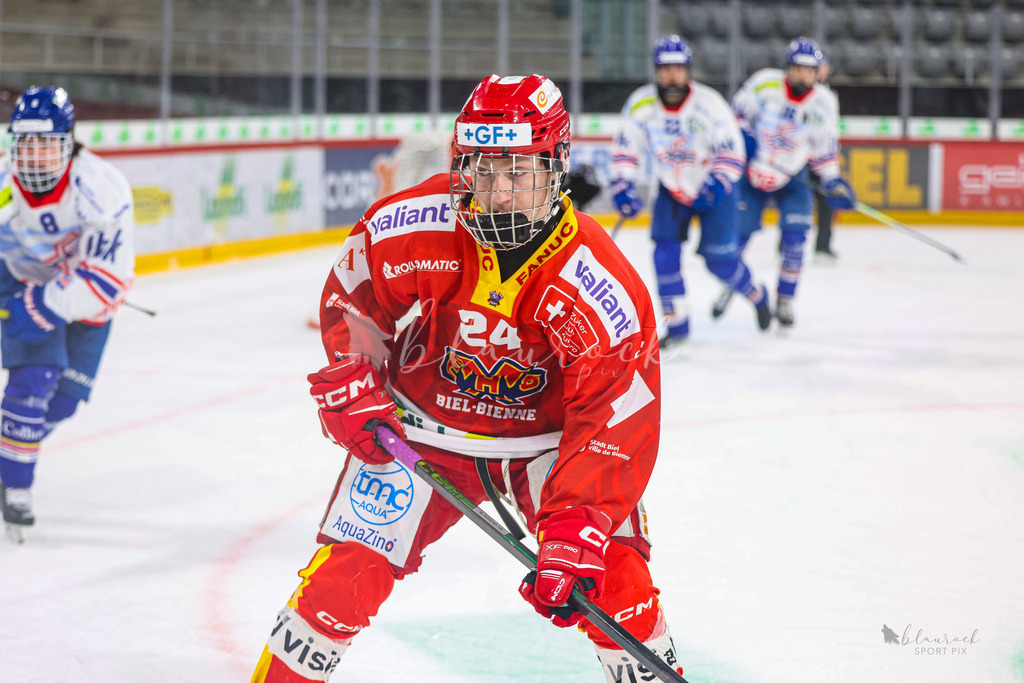 U18_EHCB vs EHCK_wb20260308-0957 | Sportbilder, Sportfotograf, Hochzeits- und Eventfotografin, Flugshows, Portraits und Tiershooting, Aviation, Downhill, Nationalleague, Swissleague, International