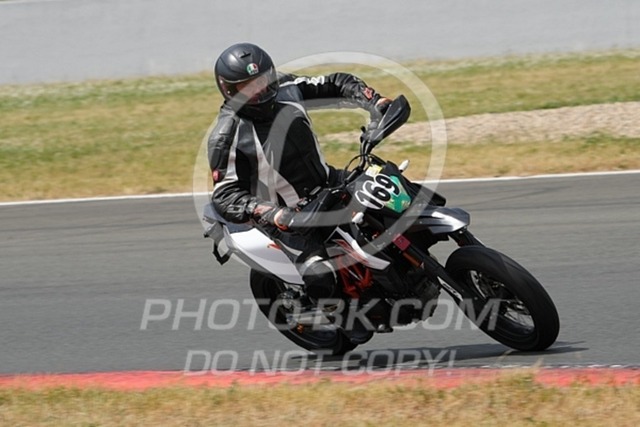 2024_05_17_PBK_23039 | Sportfotografie; SlowMotion; Video; Rennstrecke; Hafeneger; Speer; Racing; RSE; BMW; CBO; Trackday; Motorsportarena; Hockenheimring; Brno; Most; Barcelona; Valencia