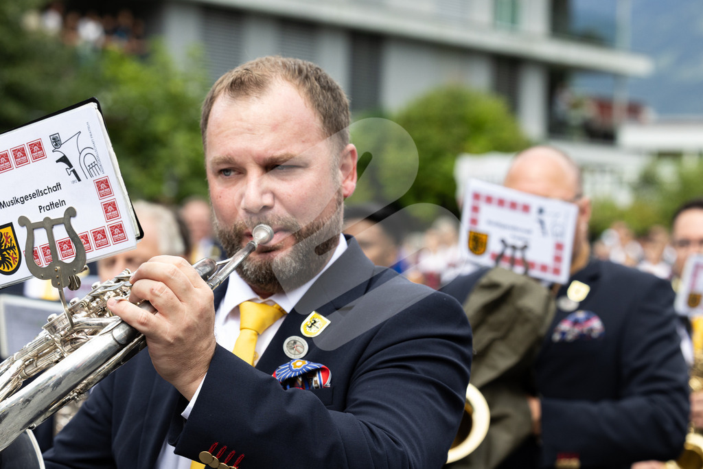 ESAF2025_Freitag_4042 | Die Schwinger des Schwyzer Kantonalen Schwingerverbandes: Fotos, die Dynamik und Leidenschaft festhalten, sowie emotionale Momente aus dem traditionellen Schwingsport zeigen. - Realisiert mit Pictrs.com