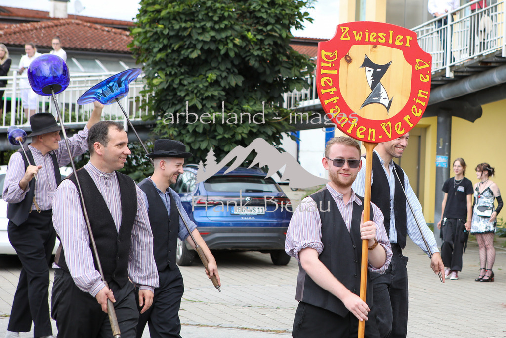 OE7A1725 | die Festeröffnung in Zwiesel mit prominentem Besuch, Ministerpräsident Markus Söder sowie Minister Hubert Aiwanger.
